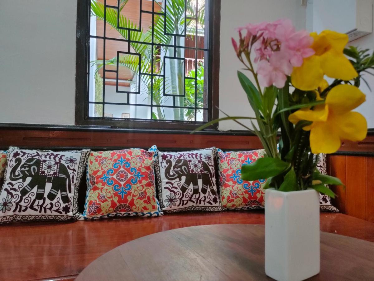 Lotus Corner - Heritage B&B Luang Prabang Dış mekan fotoğraf